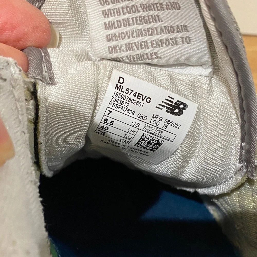 New Balance 574 Sneakers in Gray and White - Picture 8 of 8